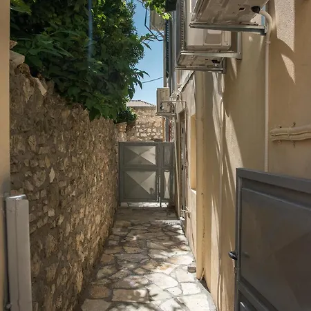 Beautiful Traditional - πανέμορφο παραδοσιακό αρχοντικό * Lefkada City